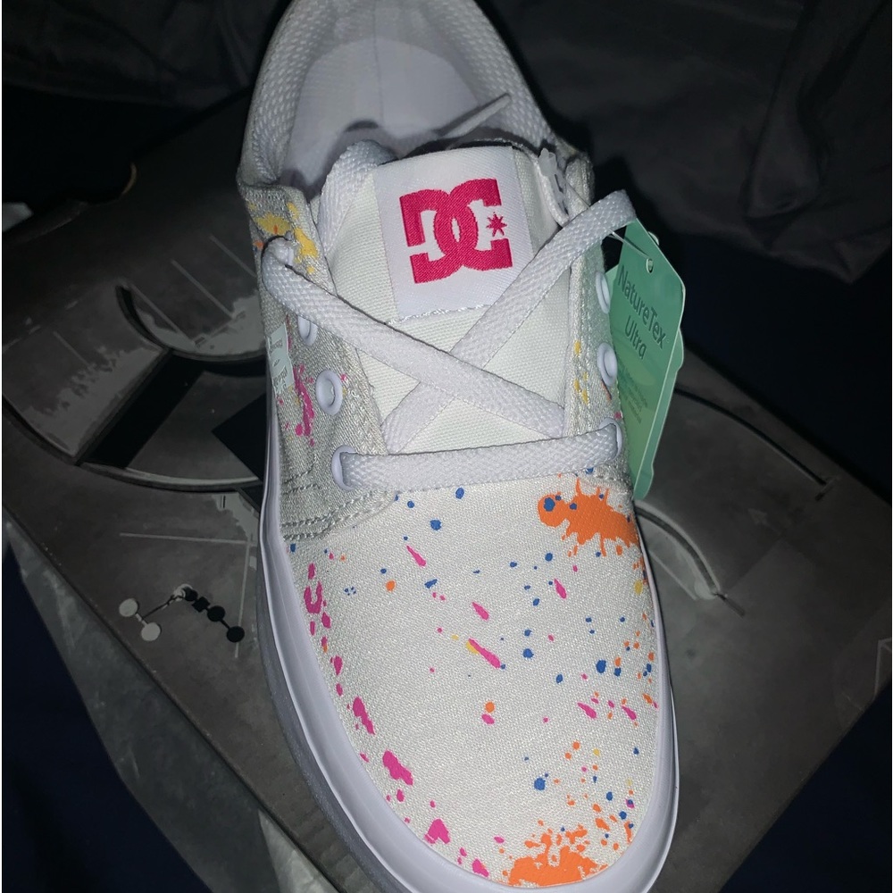 Brand New Size 5.5 DC Shoes